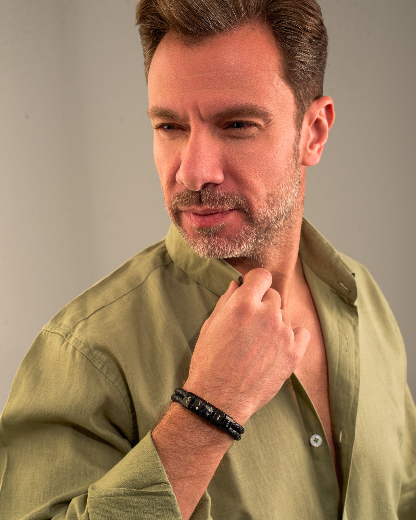 Lederarmband mit gravierten Beads