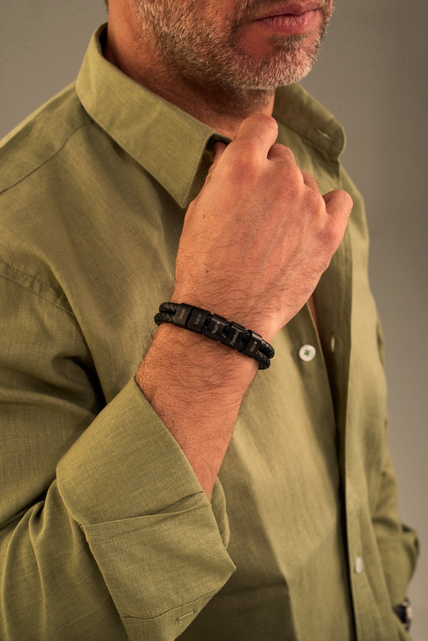 Lederarmband mit gravierten Beads